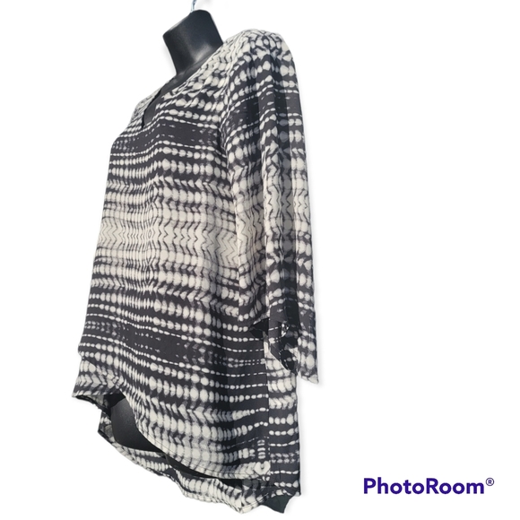 KAREN KANE Bracelet Sleeve Assymetrical Blouse Shirt Top XS Black & White. - Picture 3 of 9